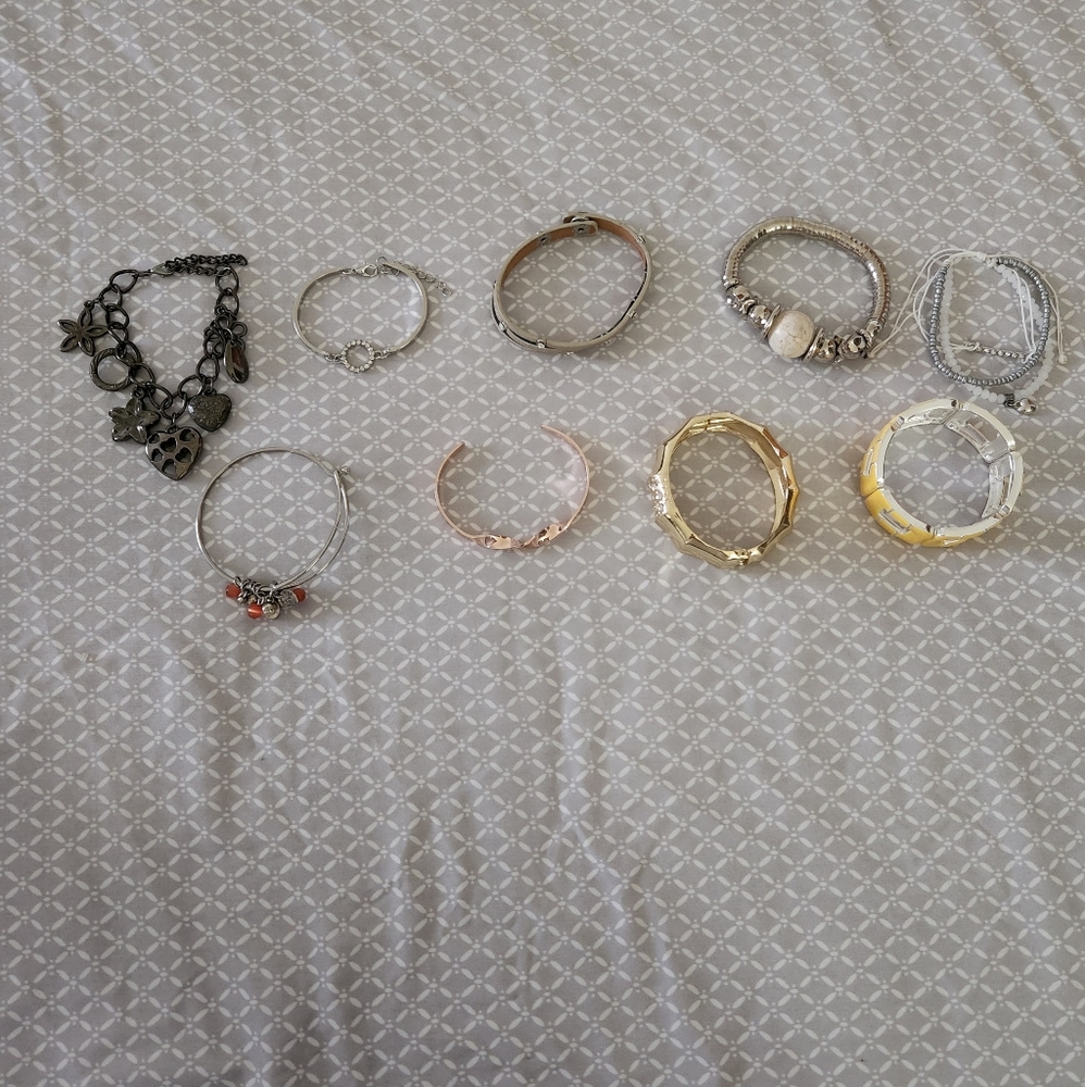Bracelet Jewelry Bundle 9 Bracelets 28$